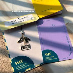 Vintage Essentials Phonecharm