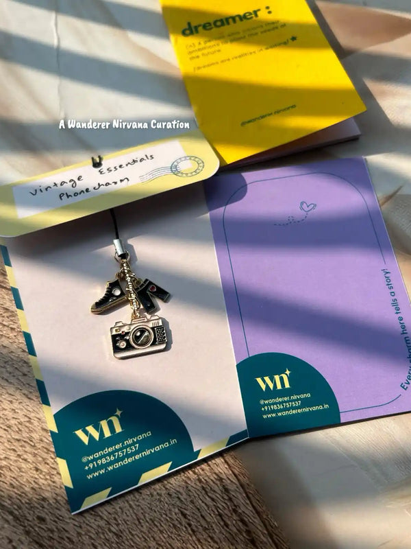 Vintage Essentials Phonecharm