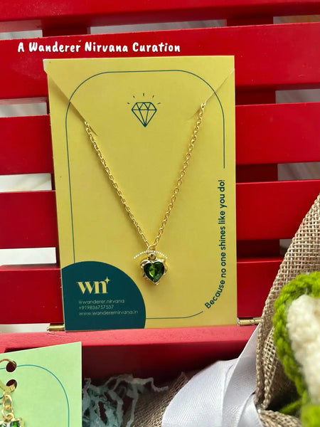 Evergreen Heart Hamper Box