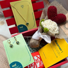 Evergreen Heart Hamper Box